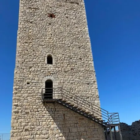 Casa Posada, Borgo Medievale